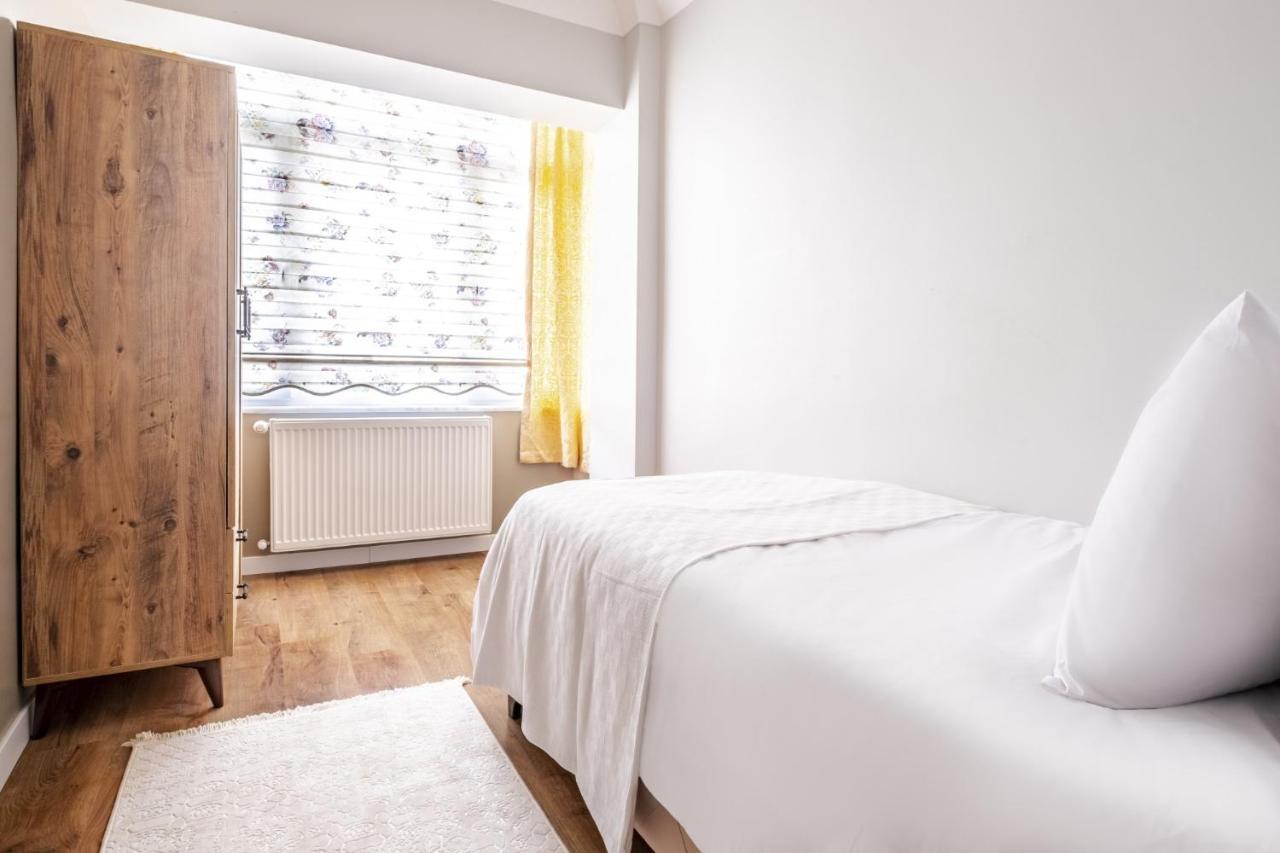 Vibrant Flat With Balcony In Maltepe Apartment Istanbul Ngoại thất bức ảnh